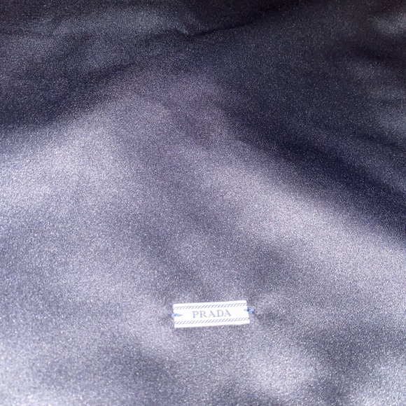 Prada - Picture 7 of 11